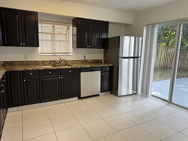 Building Photo - 6008 Strawberry Fields Way