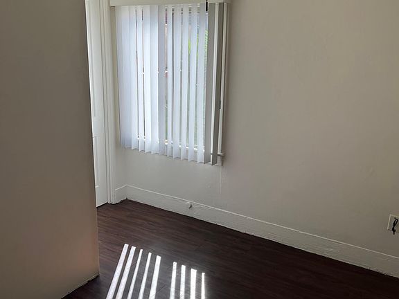 4th image of 3979 Louisiana St