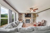 Interior - 208 Stillwater Rd-111