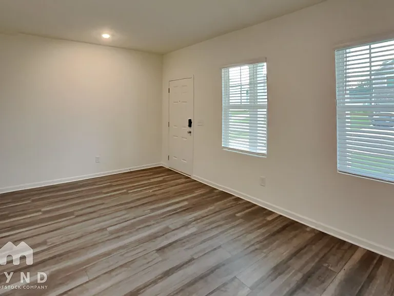 56 Heartland Dr — Photo 5