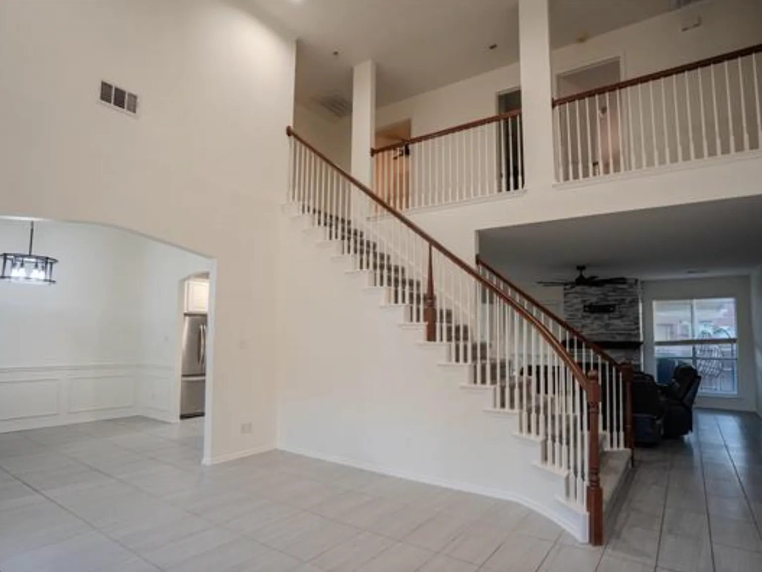 4 bed, 3522 sqft, $2,500 — Photo 1