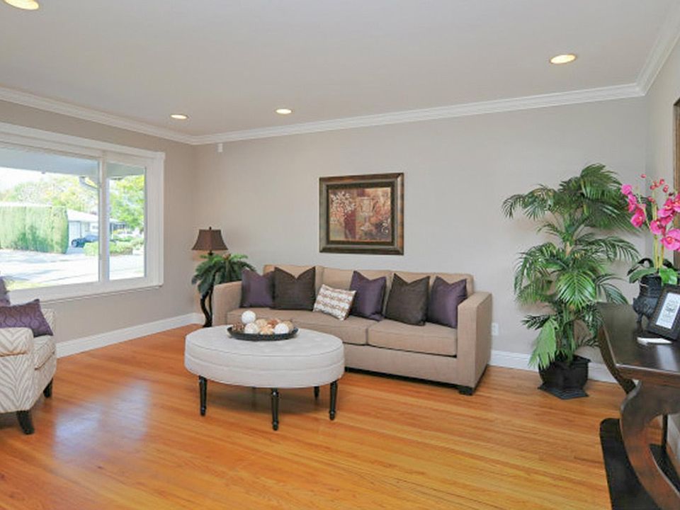1st image of 699 Briarcliff Dr