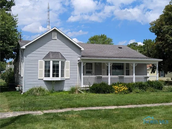 408 W Oak St, Oak Harbor, OH 43449