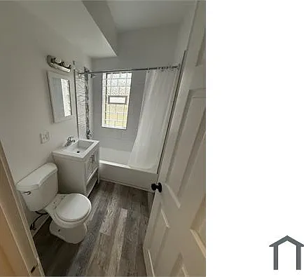 5758 S Green St #1 — Photo 7