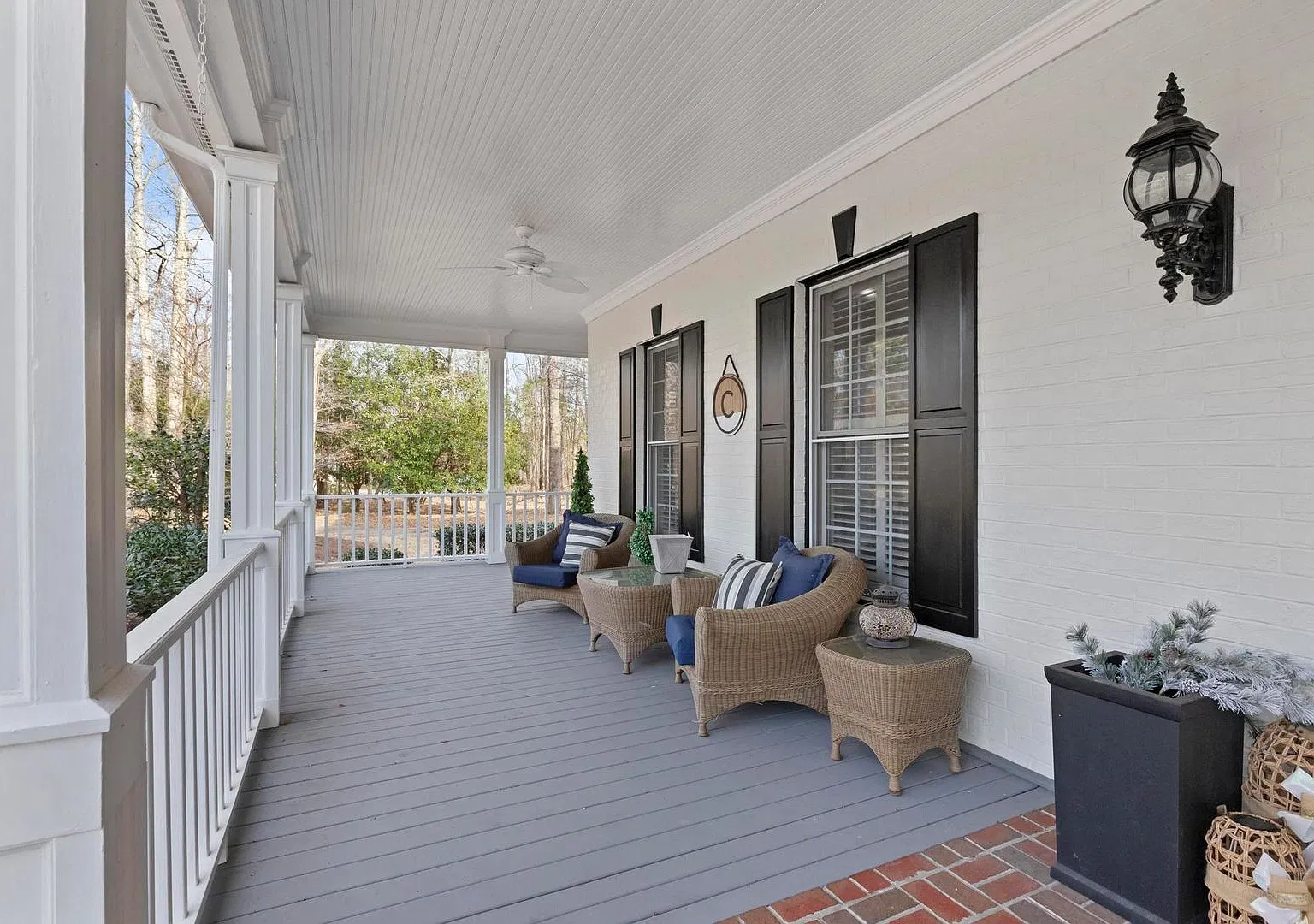 Regal on Royal Bluff — Photo 3