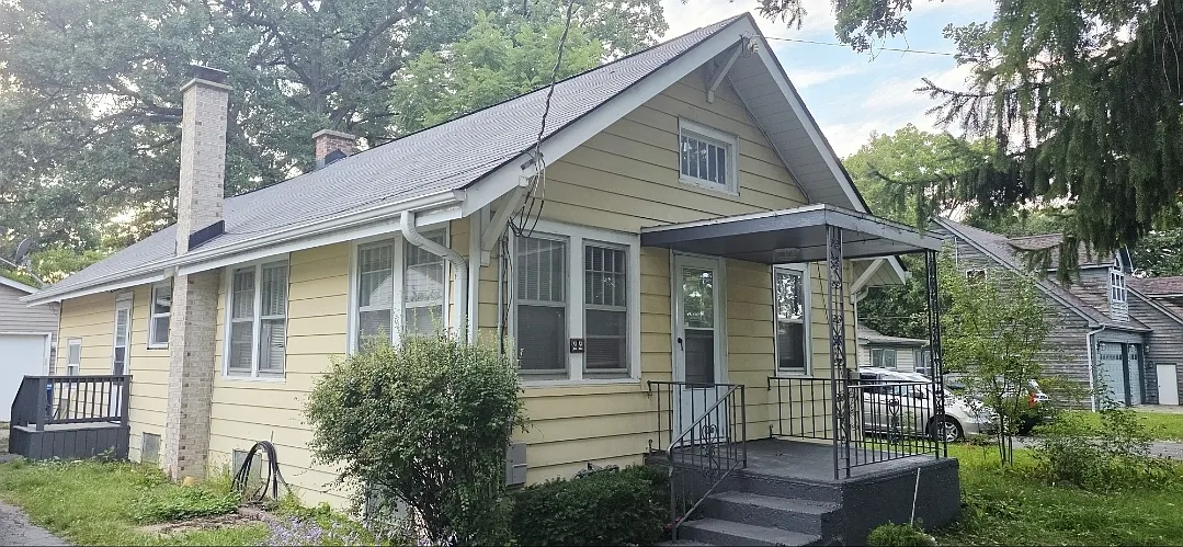 3 bed, 1156 sqft, $2,399 — Photo 3