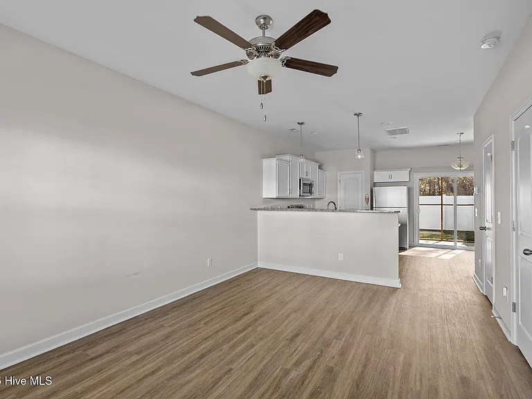 16 Catalina Cir #16 — Photo 9