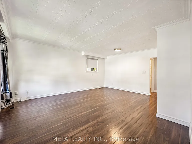 94 Greenock Ave — Photo 10