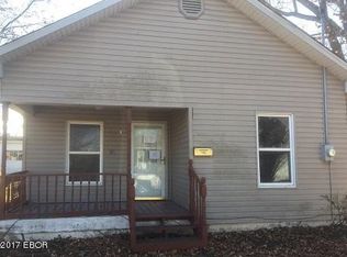 304 W 7th St, West Frankfort, IL 62896