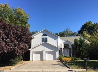 4 Linda Ln, Springfield, NJ 07081