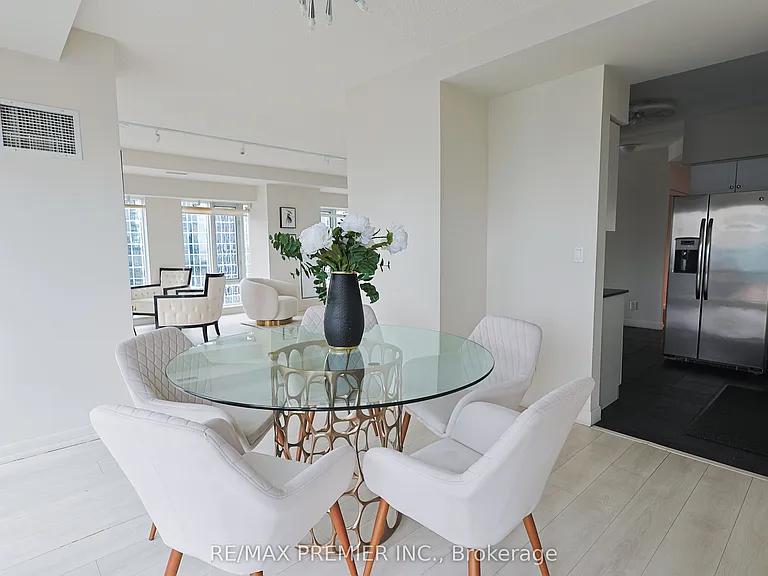 210 Victoria St #4407 — Photo 20