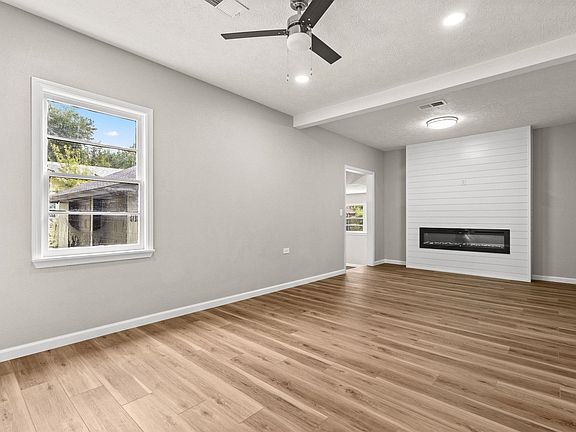5th image of 6132 Jackson Blvd