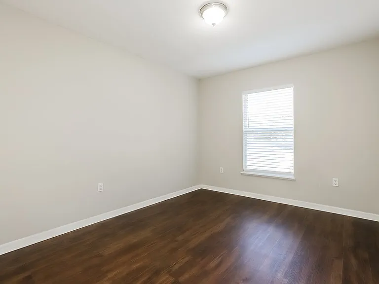 9852 Ashburn Lake Dr — Photo 13