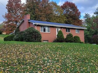 600 Cracraft Rd, Claysville, PA 15323