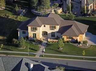 9905 Fallen Leaf Dr, Middleton, WI 53562