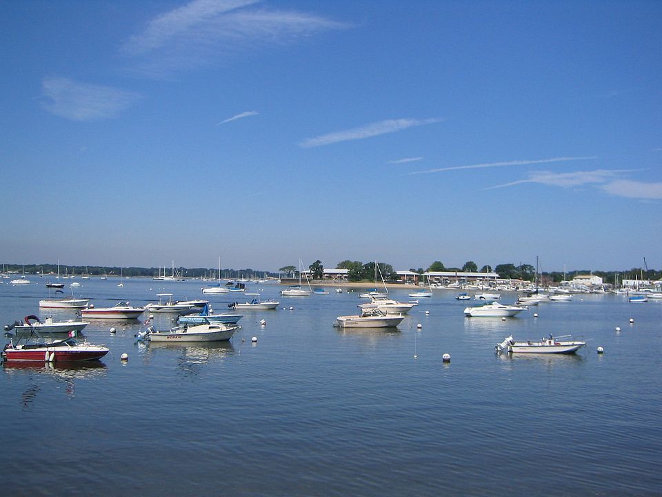 2nd image of 199 Manorhaven Blvd
