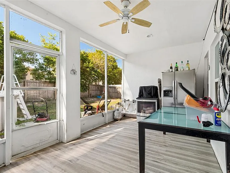 13046 Linden Dr — Photo 14