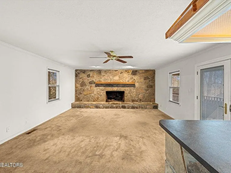 11609 Mountain View Rd — Photo 5