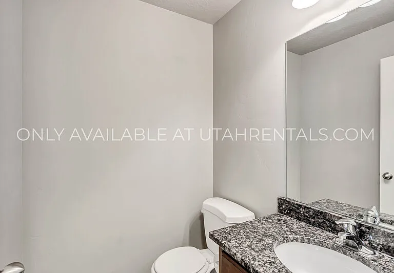 1115 Independence Ave — Photo 6
