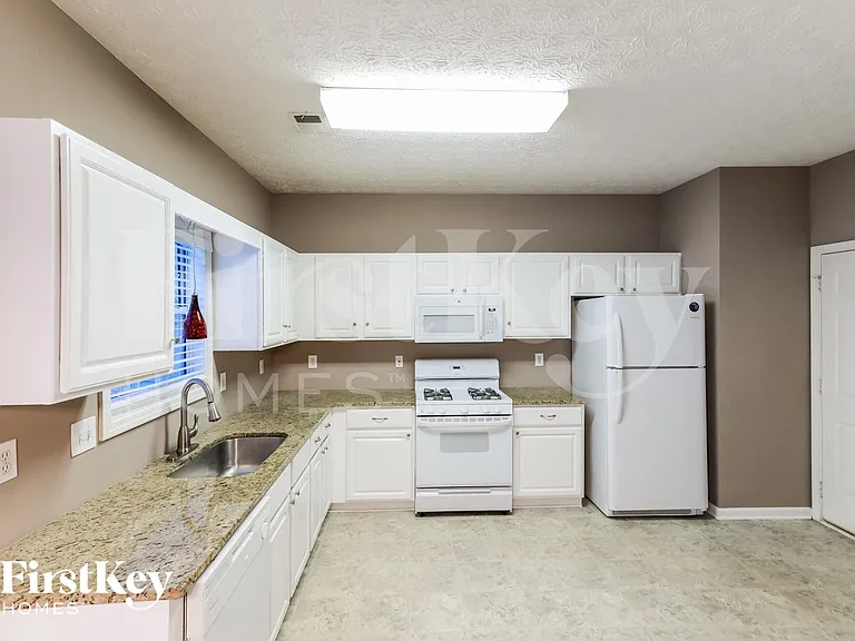 2621 Conifer Green Way — Photo 6