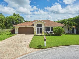 25 Wickliffe Dr, Naples, FL 34110