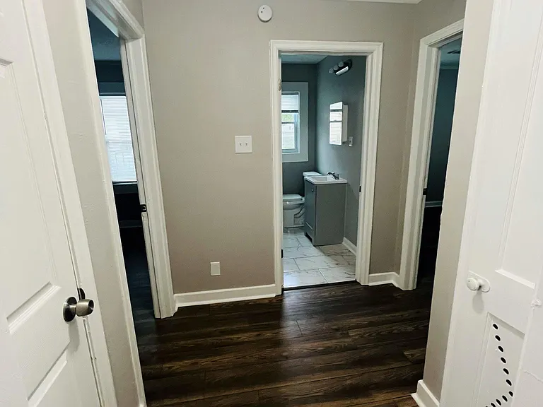2145 Pendleton St — Photo 6