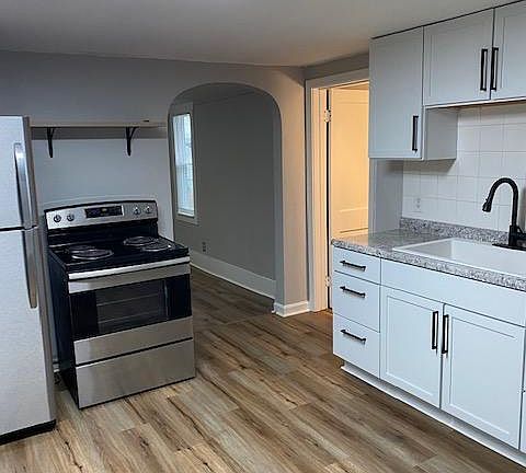 3rd image of 55 Burt Ave #1/2