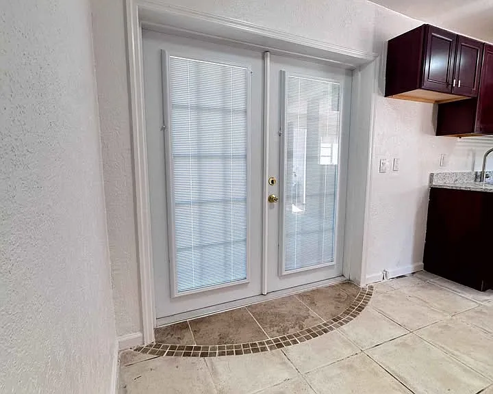 1125 Emerald Dr — Photo 13