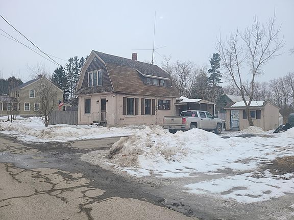 2nd image of 1 Carr Avenue