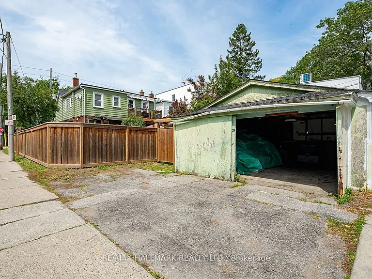 2159 Gerrard St E #MAIN — Photo 15