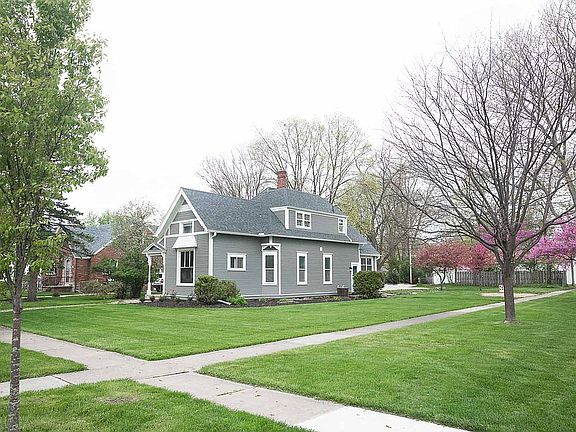 2nd image of 245 E 6th St