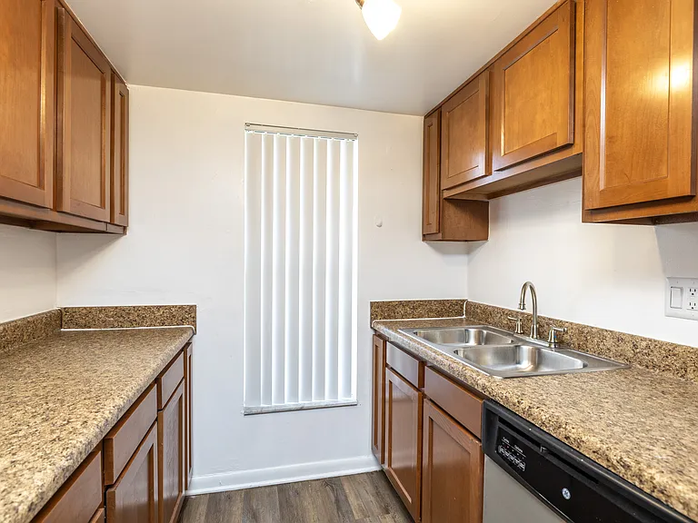 Valley View Town & Garden Homes — Photo 11