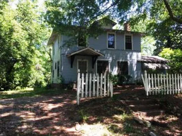 408 N Hill St, Griffin, GA 30223