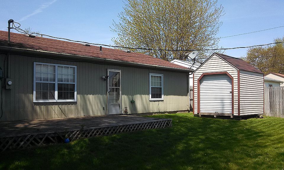 2nd image of 745 Julia Ln