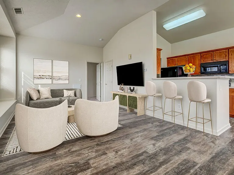 Webster Green Apartment Homes — Photo 6