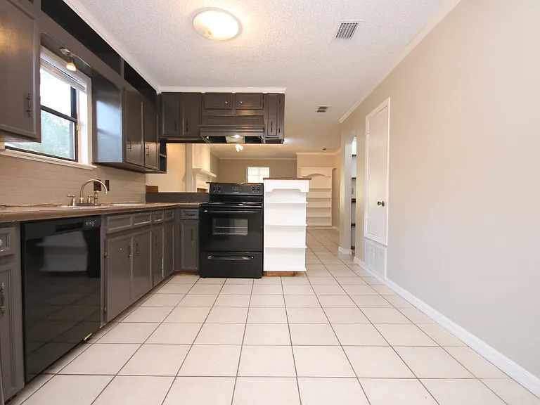 7816 Deborah Dr — Photo 8