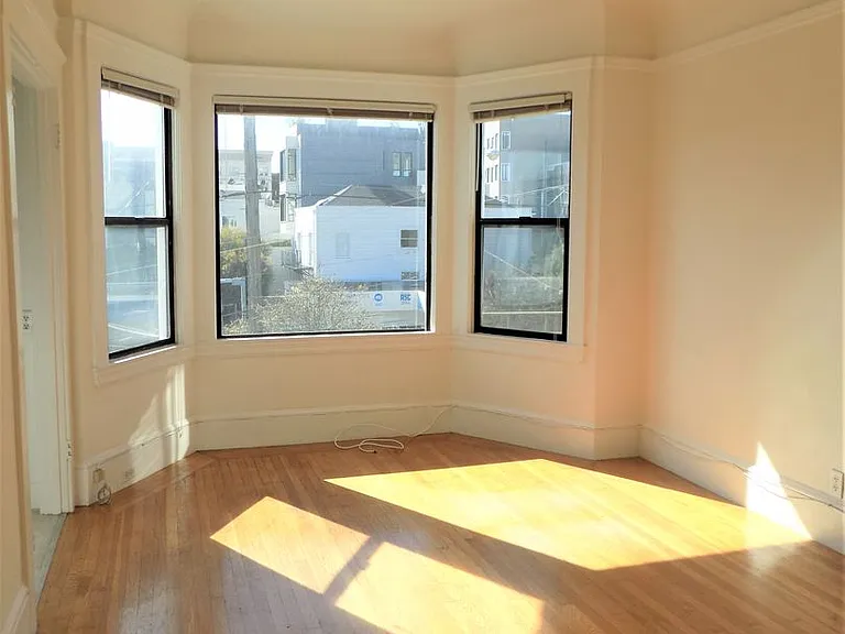 2490 California St — Photo 1