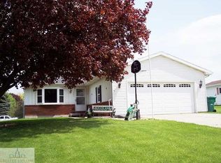 15021 Glencrest Dr, Lansing, MI 48906