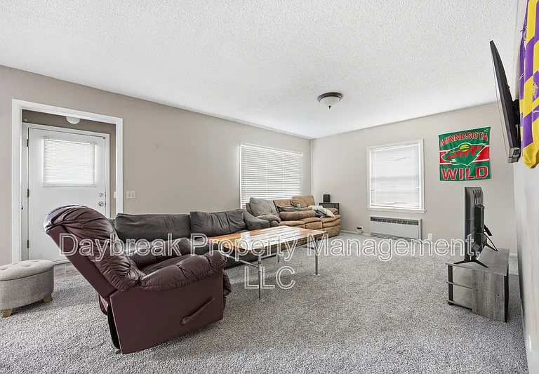 1221 5th St S — Photo 5