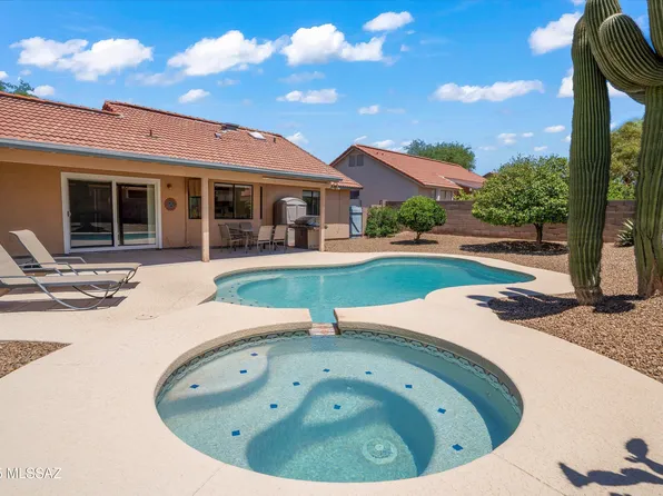 9852 N Longford Dr, Tucson, AZ 85742
