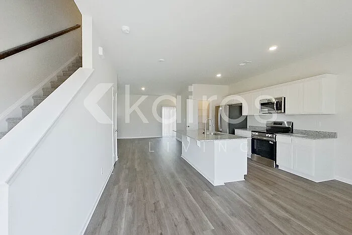 2215 Banyon Cir — Photo 5