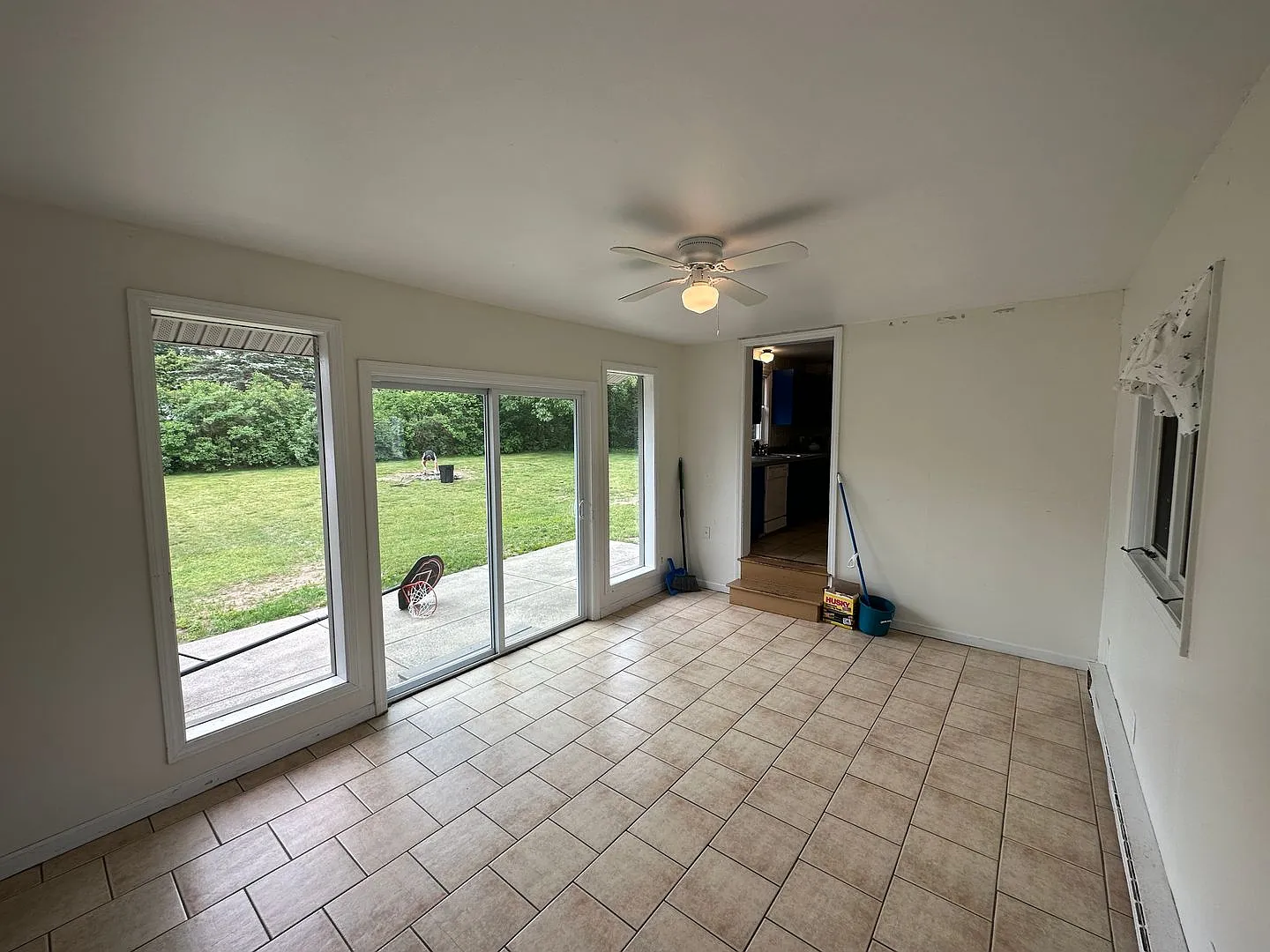5 Bedroom House in Hadley Perfect for Groups! — Photo 3