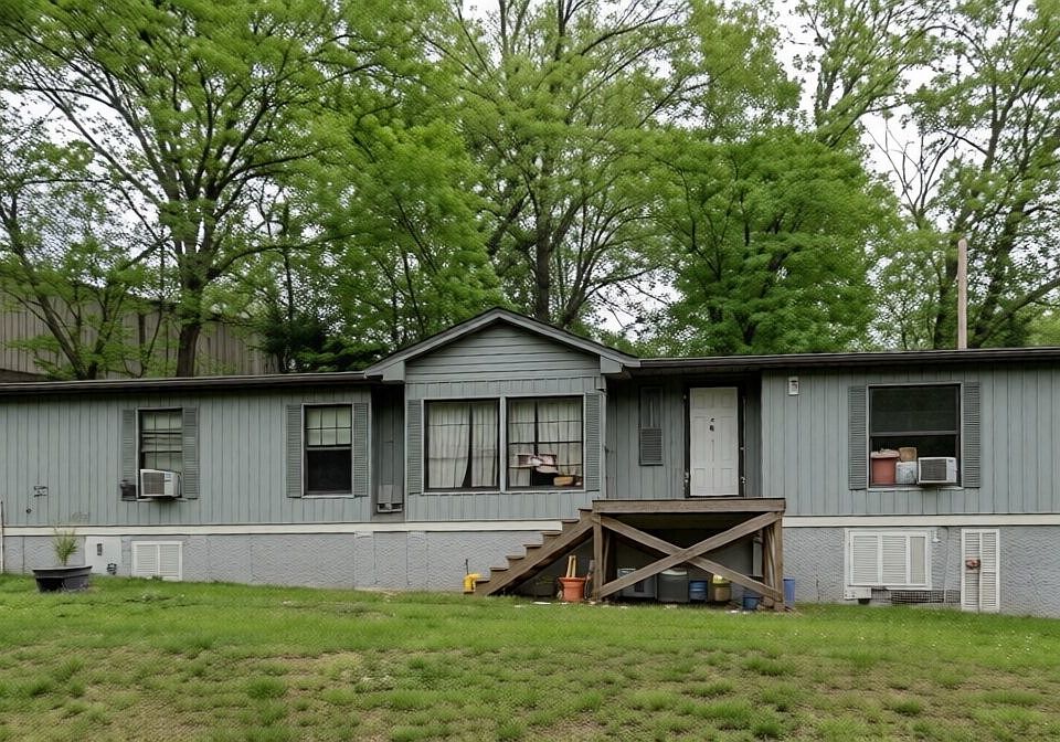 1st image of 425 Twomey Rd
