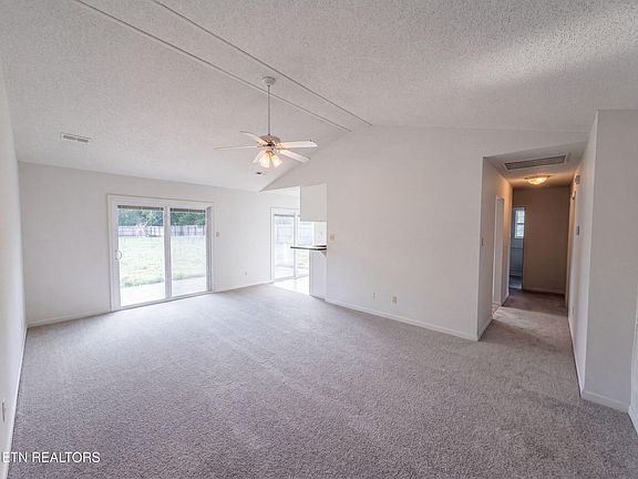 3rd image of 758 Meadow Ridge Rd