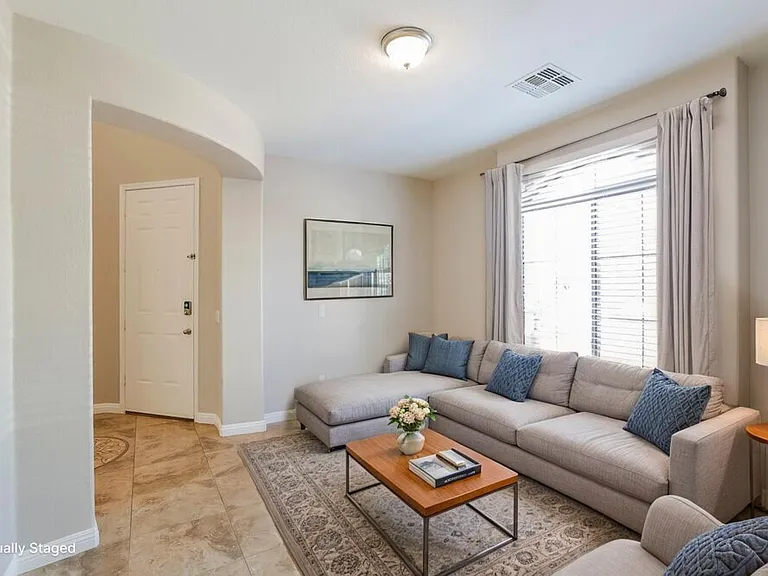 1613 W Saint Catherine Ave — Photo 4