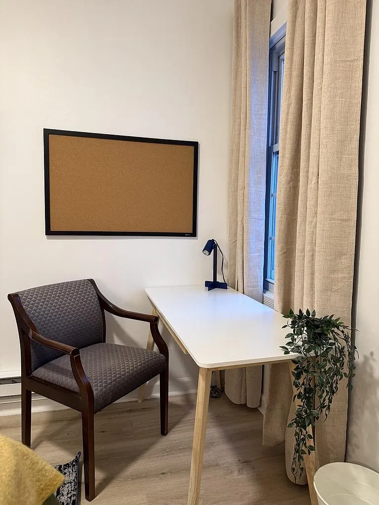 3 bed, 1.0 bath, 1200 sqft, $793 — Photo 2