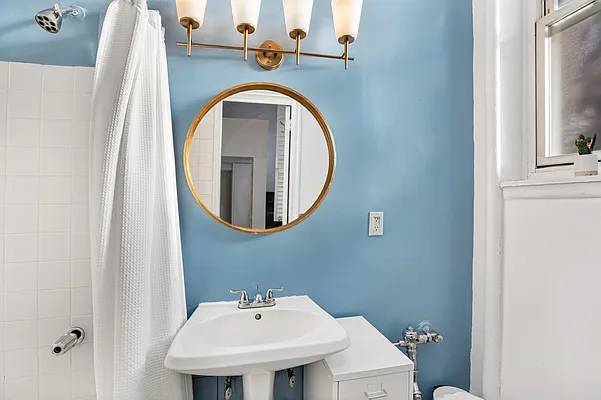 Rented by Compass | media 9