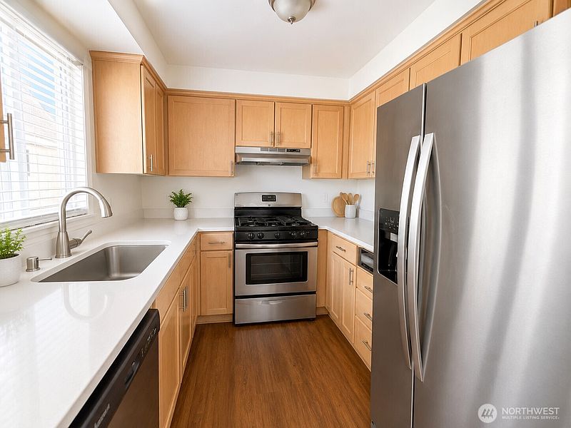 5th image of 14916 45th Drive NE #233