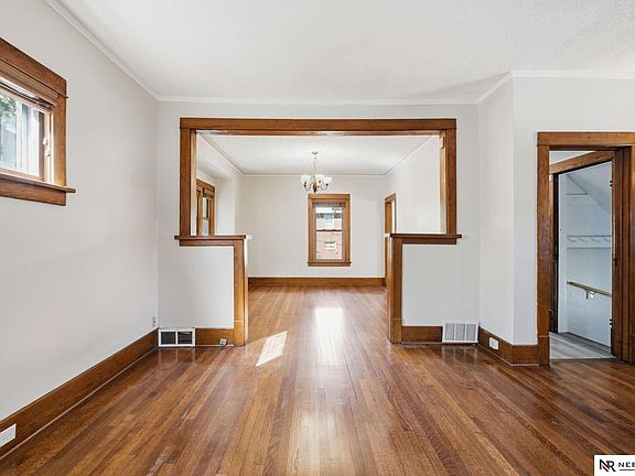 5th image of 4802 Webster St