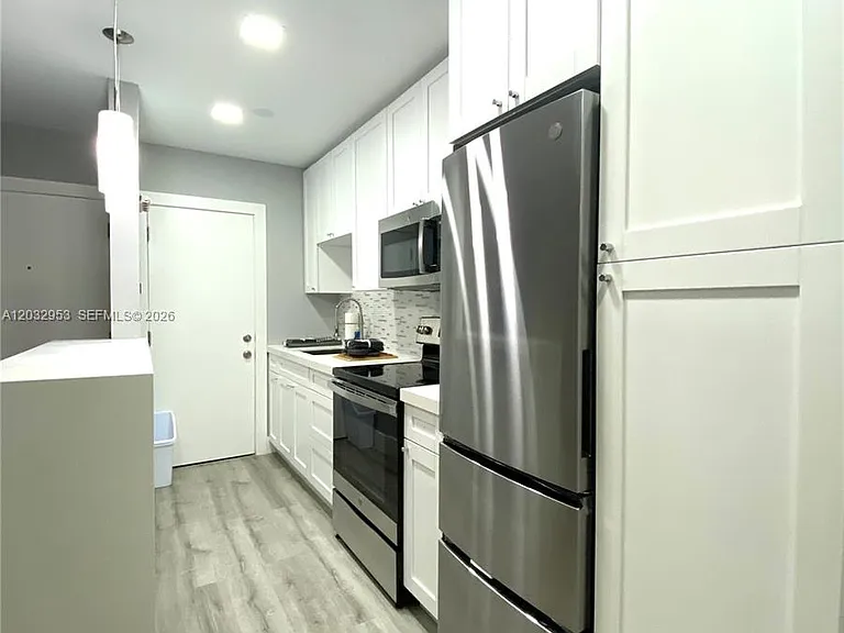 7901 SW 64th Ave #18 — Photo 5